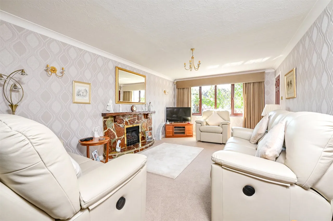 Glaziers Lane, Normandy, Guildford, Surrey, GU3 2EA, photo 7
