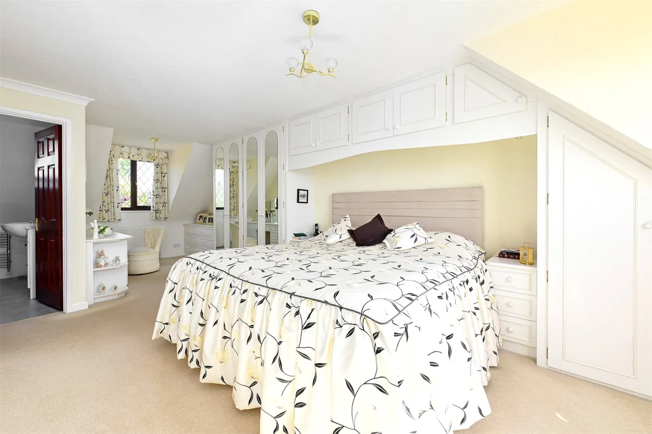 Glaziers Lane, Normandy, Guildford, Surrey, GU3 2EA, photo 12