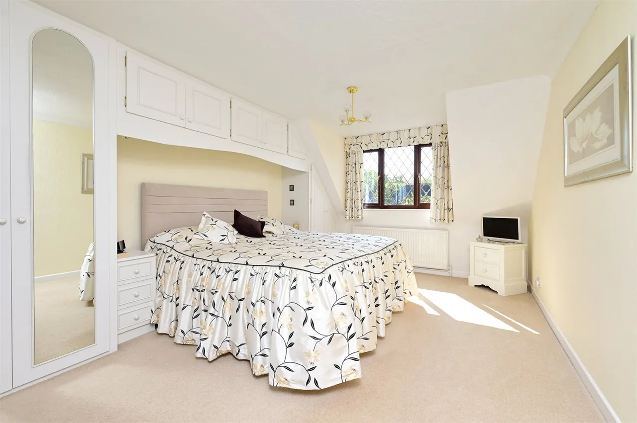 Glaziers Lane, Normandy, Guildford, Surrey, GU3 2EA, photo 13