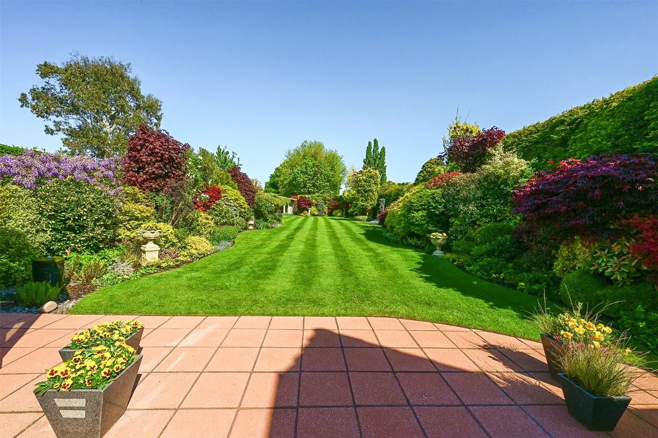 Glaziers Lane, Normandy, Guildford, Surrey, GU3 2EA, photo 2