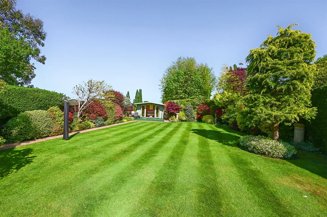 Glaziers Lane, Normandy, Guildford, Surrey, GU3 2EA, photo 22