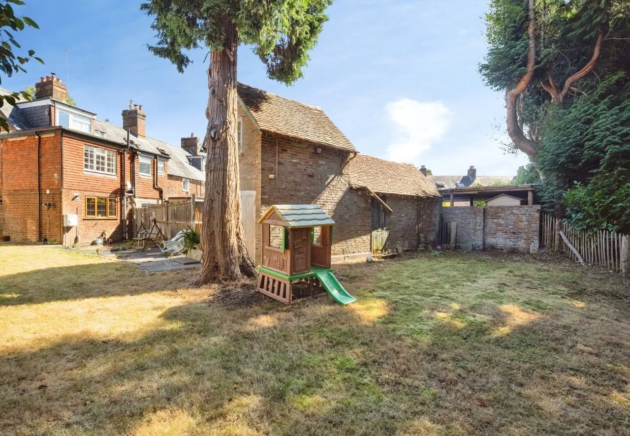 Station Road, Hurst Green, TN19, photo 8
