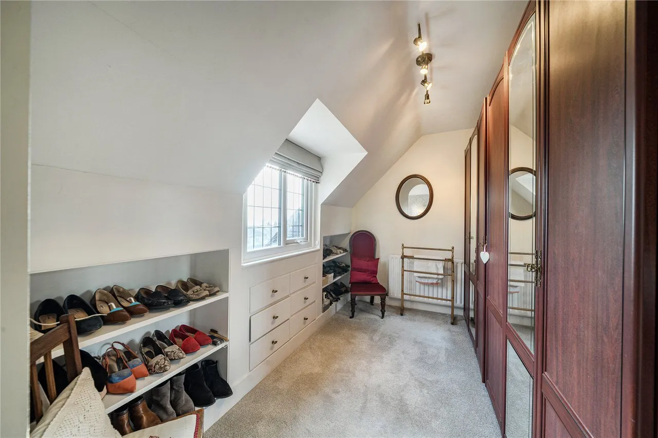 Layton Mount, Rawdon, LS19, photo 24