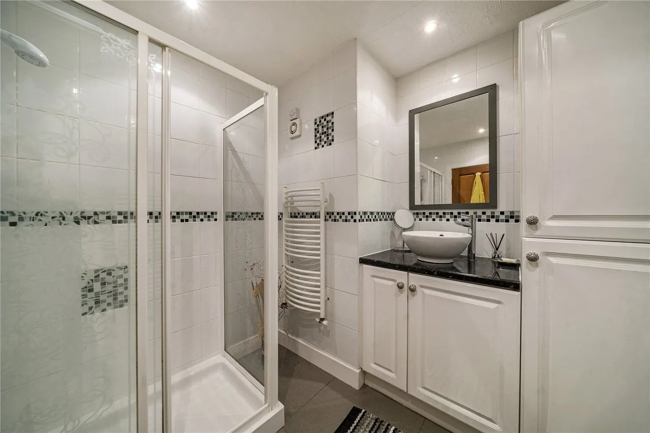Layton Mount, Rawdon, LS19, photo 19