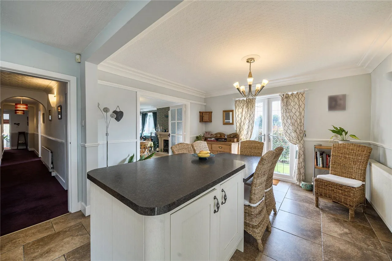 Layton Mount, Rawdon, LS19, photo 5