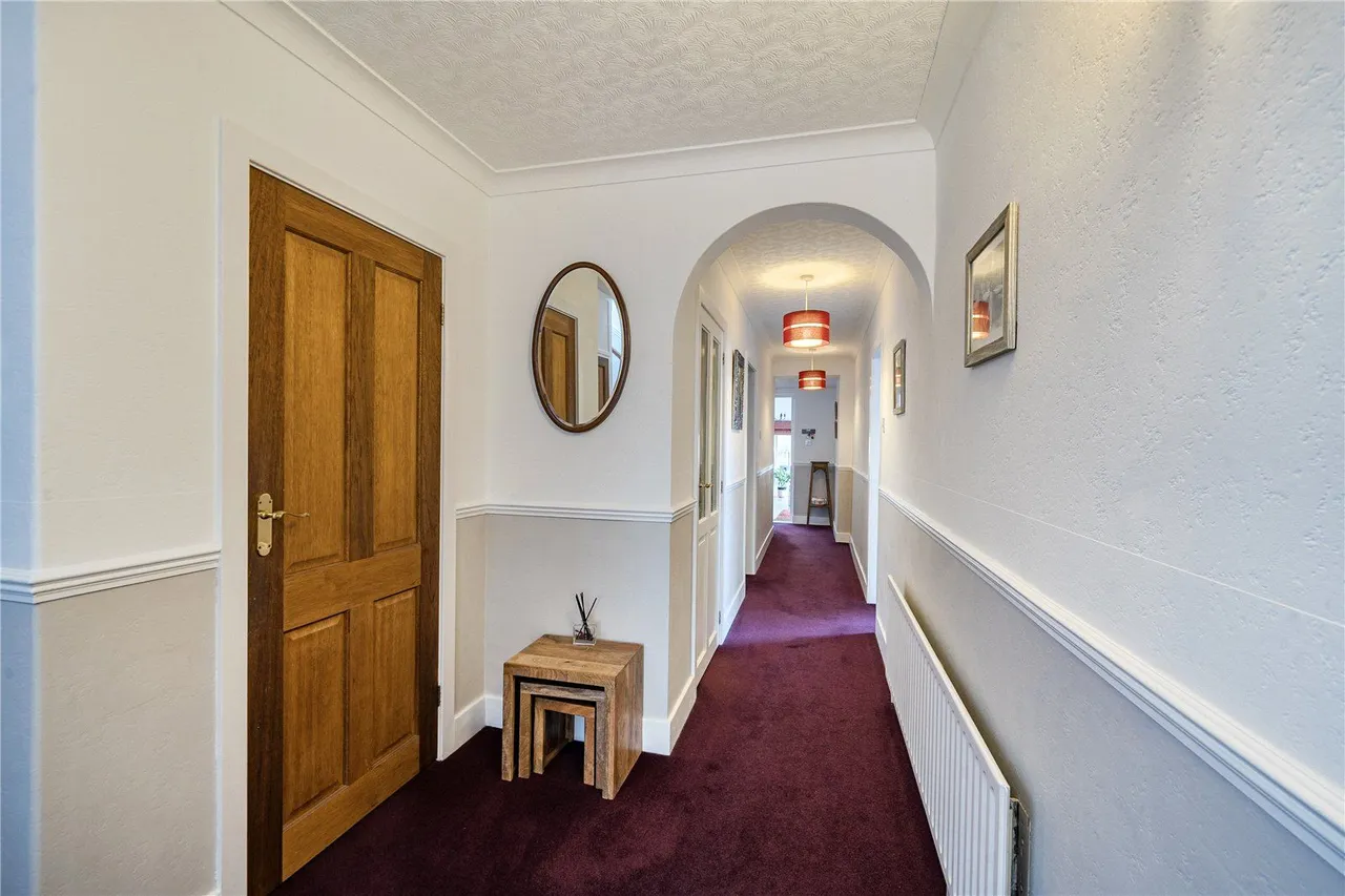 Layton Mount, Rawdon, LS19, photo 26