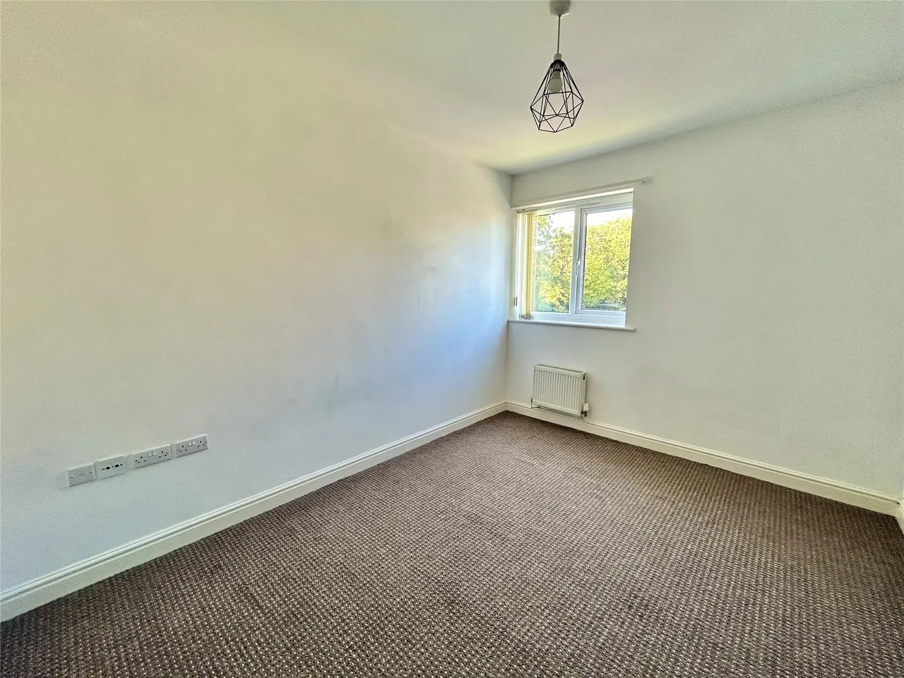 New Chester Road, Birkenhead, CH42, photo 6