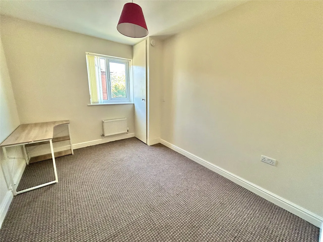New Chester Road, Birkenhead, CH42, photo 4
