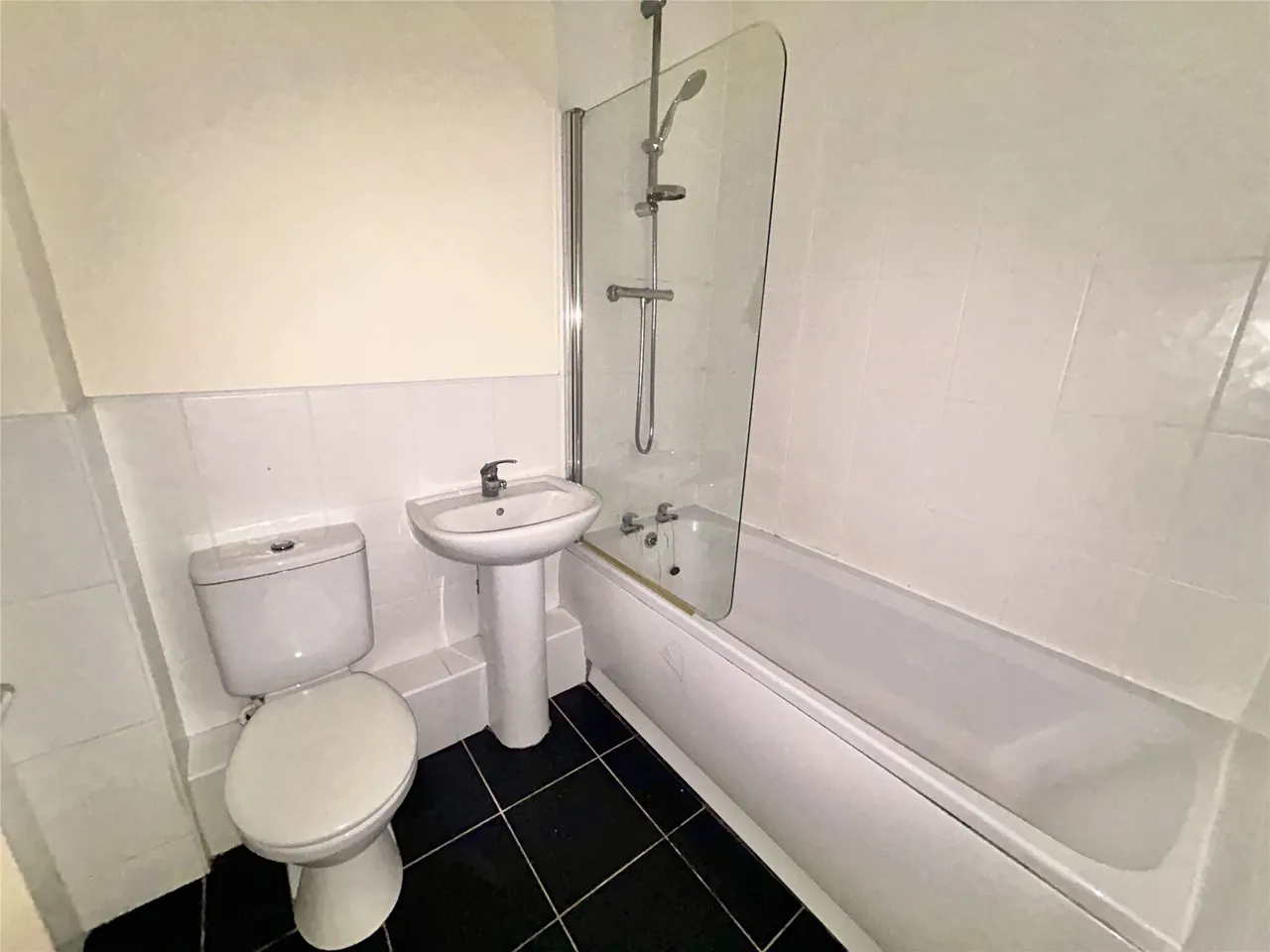 New Chester Road, Birkenhead, CH42, photo 5