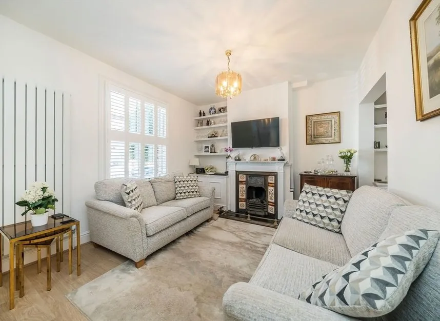 King Charles Crescent, Surbiton, KT5, photo 2