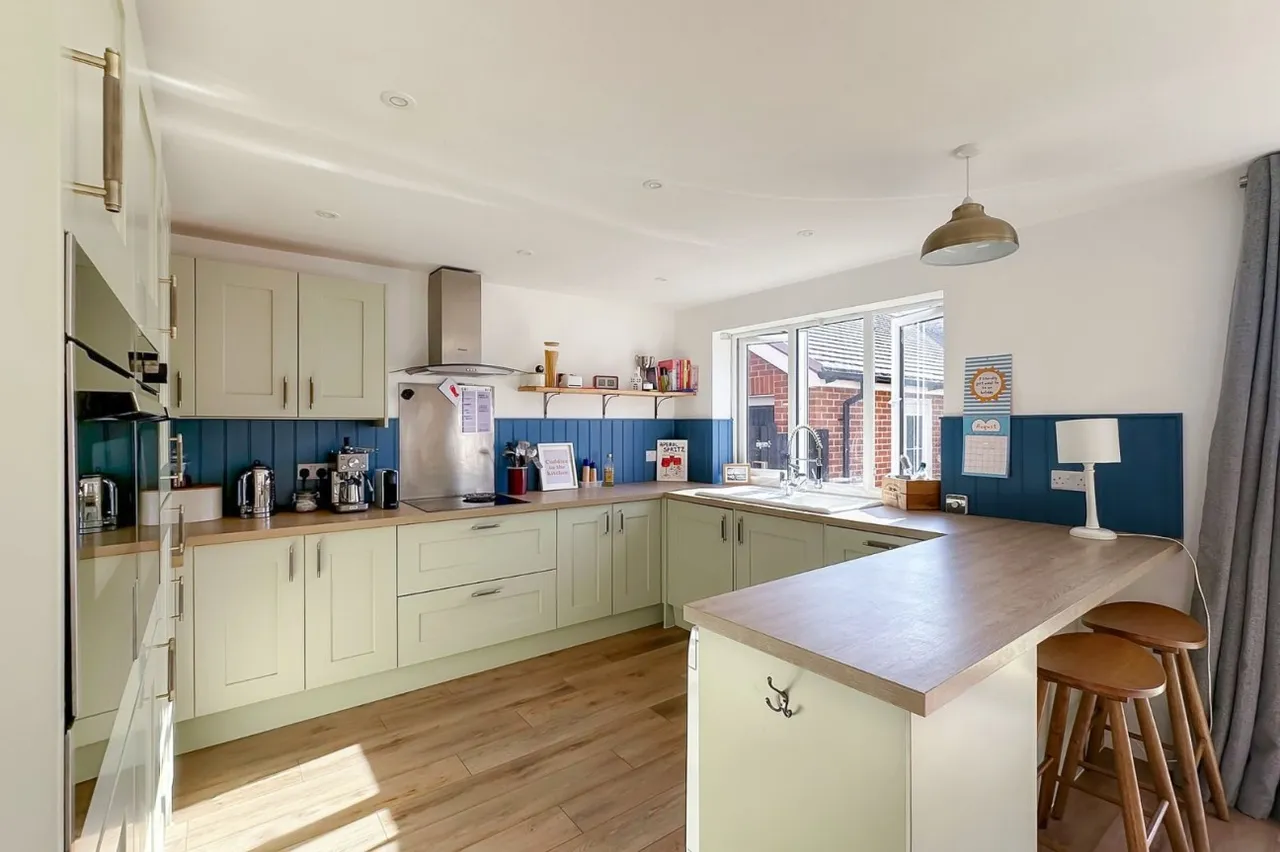 Worthing, BN13, photo 19
