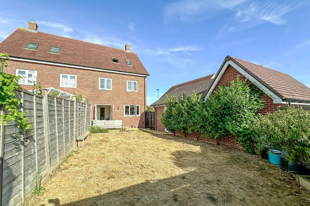 Worthing, BN13, photo 11