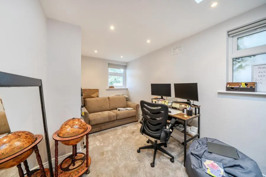 Nether Street, London, N3, photo 15