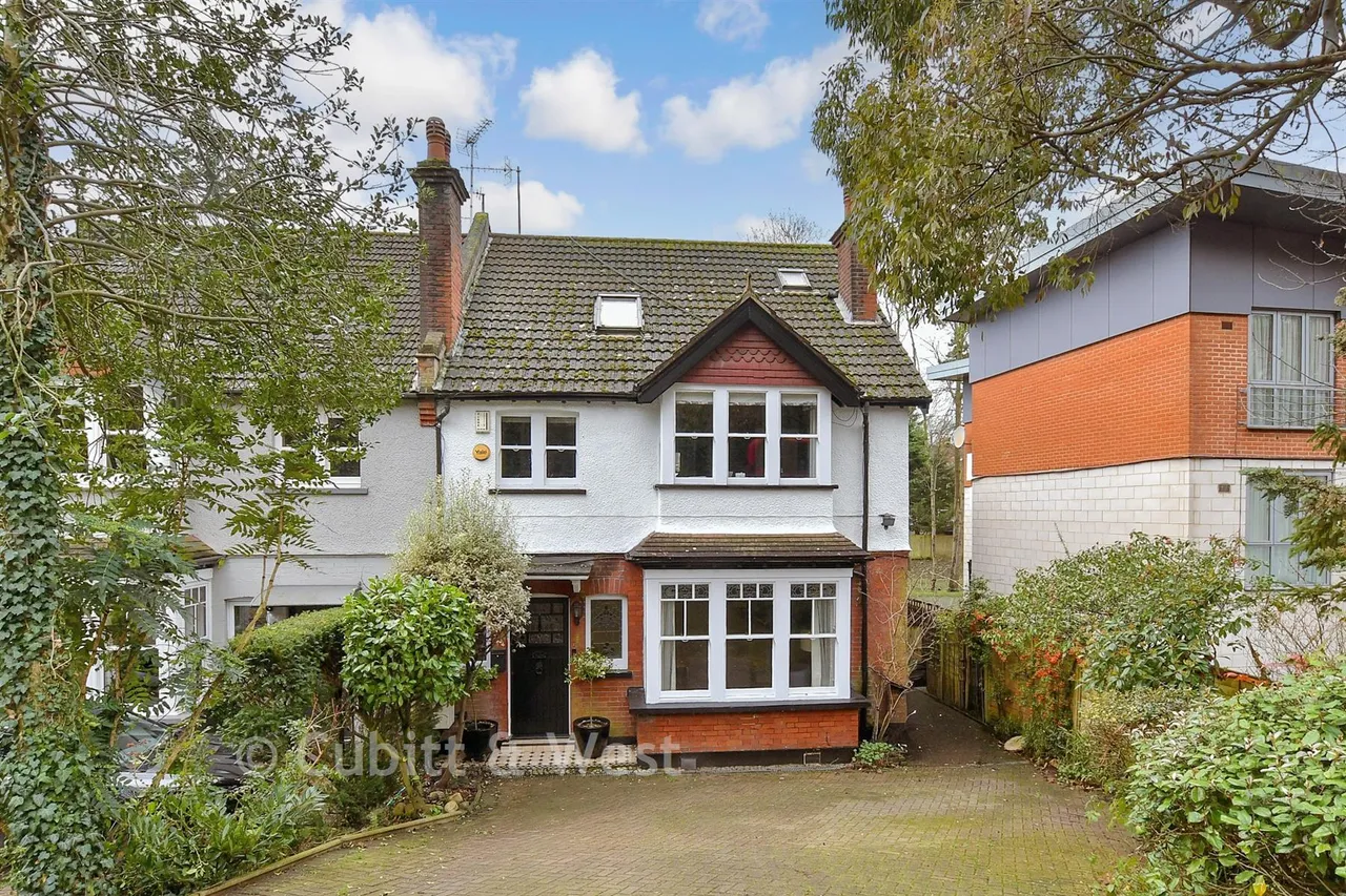 4 bed house for sale, Godstone Road, Purley, CR8