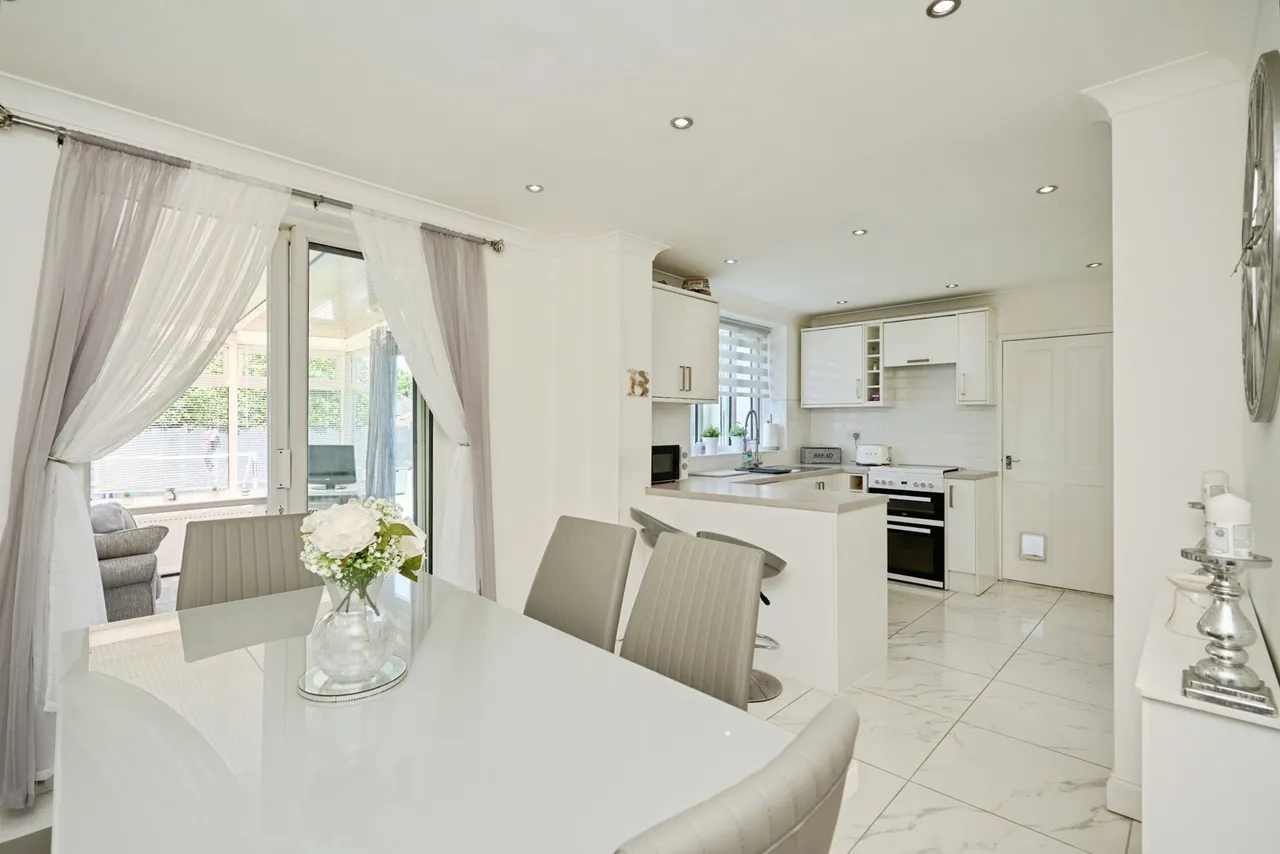 Princess Close, East Cowes, PO32, photo 4