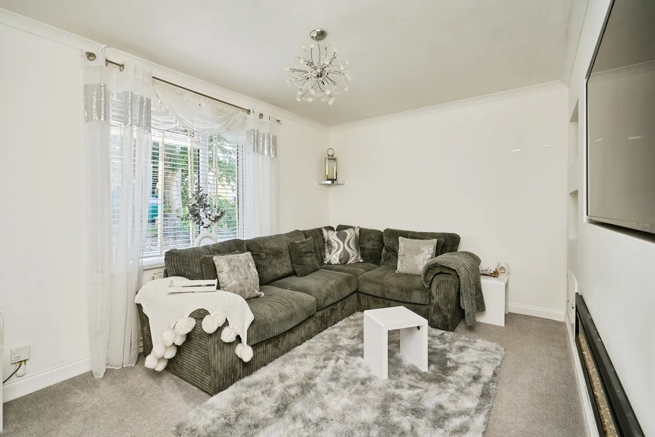 Princess Close, East Cowes, PO32, photo 7