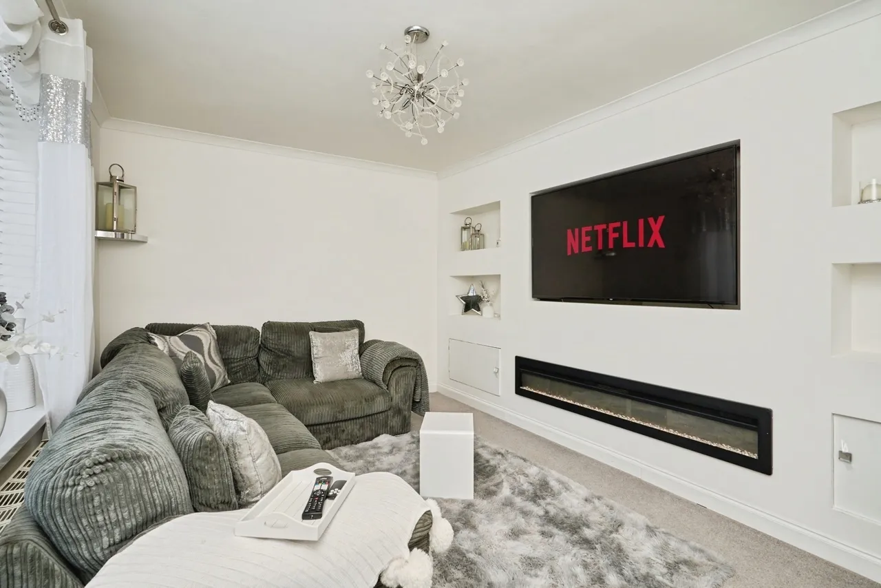 3 bed house for sale, Princess Close, East Cowes, PO32