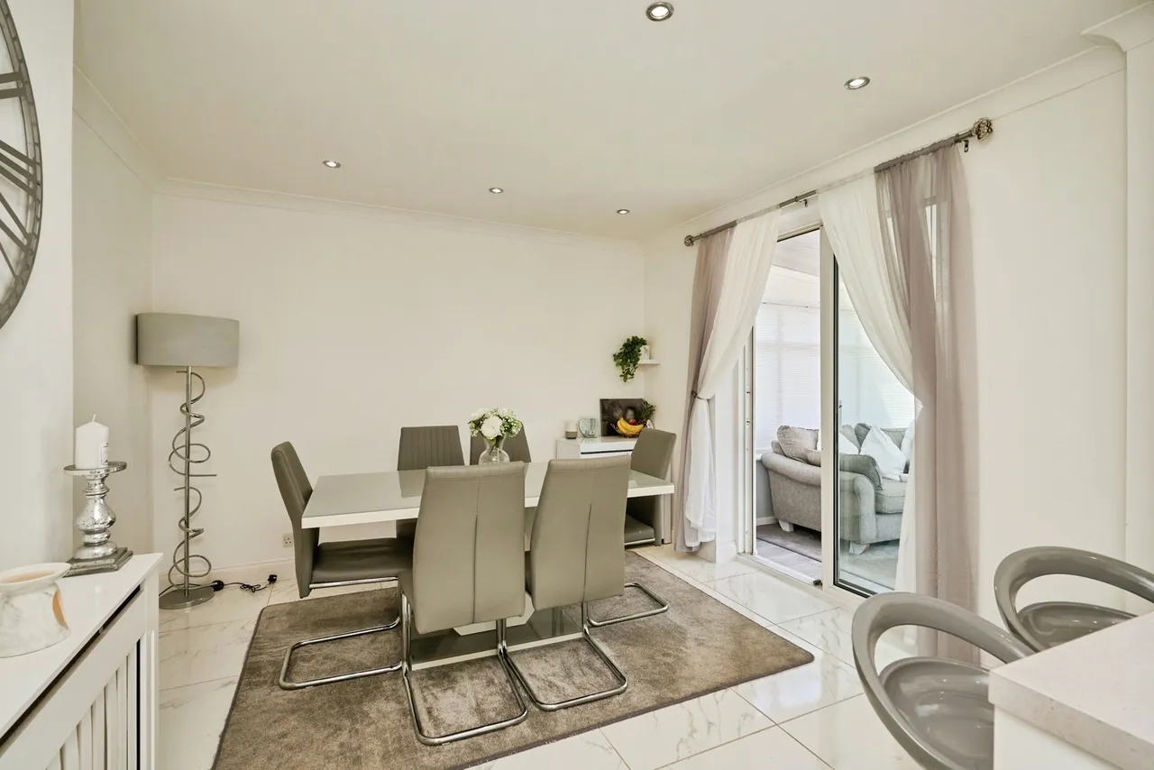 Princess Close, East Cowes, PO32, photo 6
