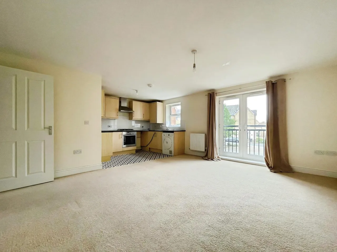 Harlow Crescent, Oxley Park, MK4, photo 3