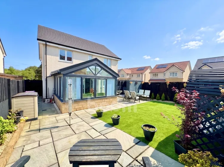 4 bed house for sale, Colville Crescent, Beith, KA14
