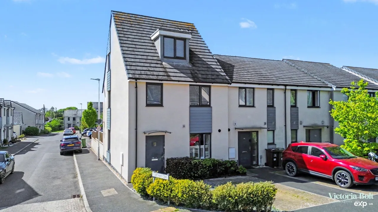 3 bed house for sale, Pennycross Close, Plymouth