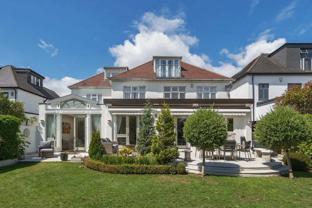 6 bed house to rent — Orchard Avenue London N3