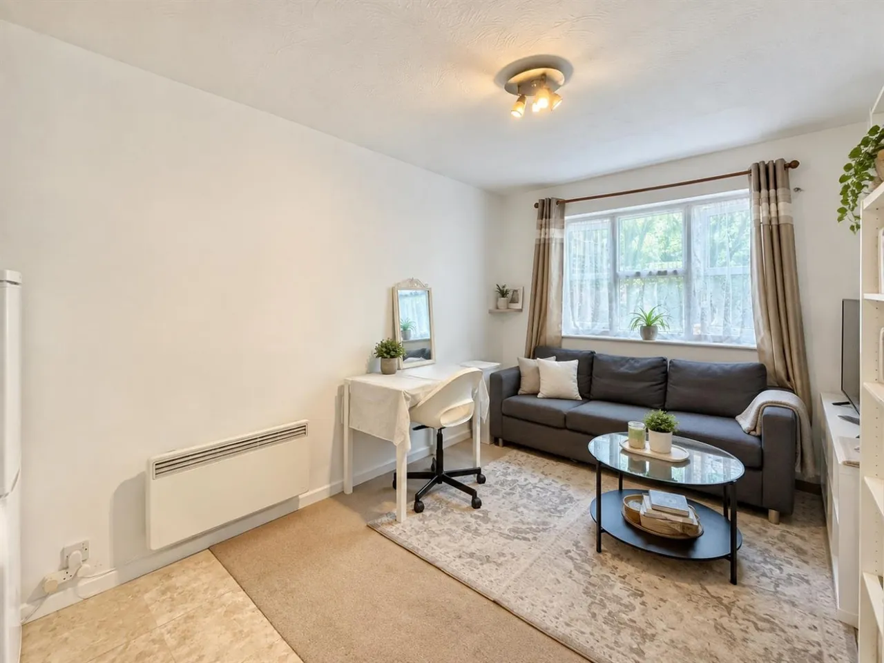 bed Apartment To LetWaterside, Uxbridge, UB8, photo 5