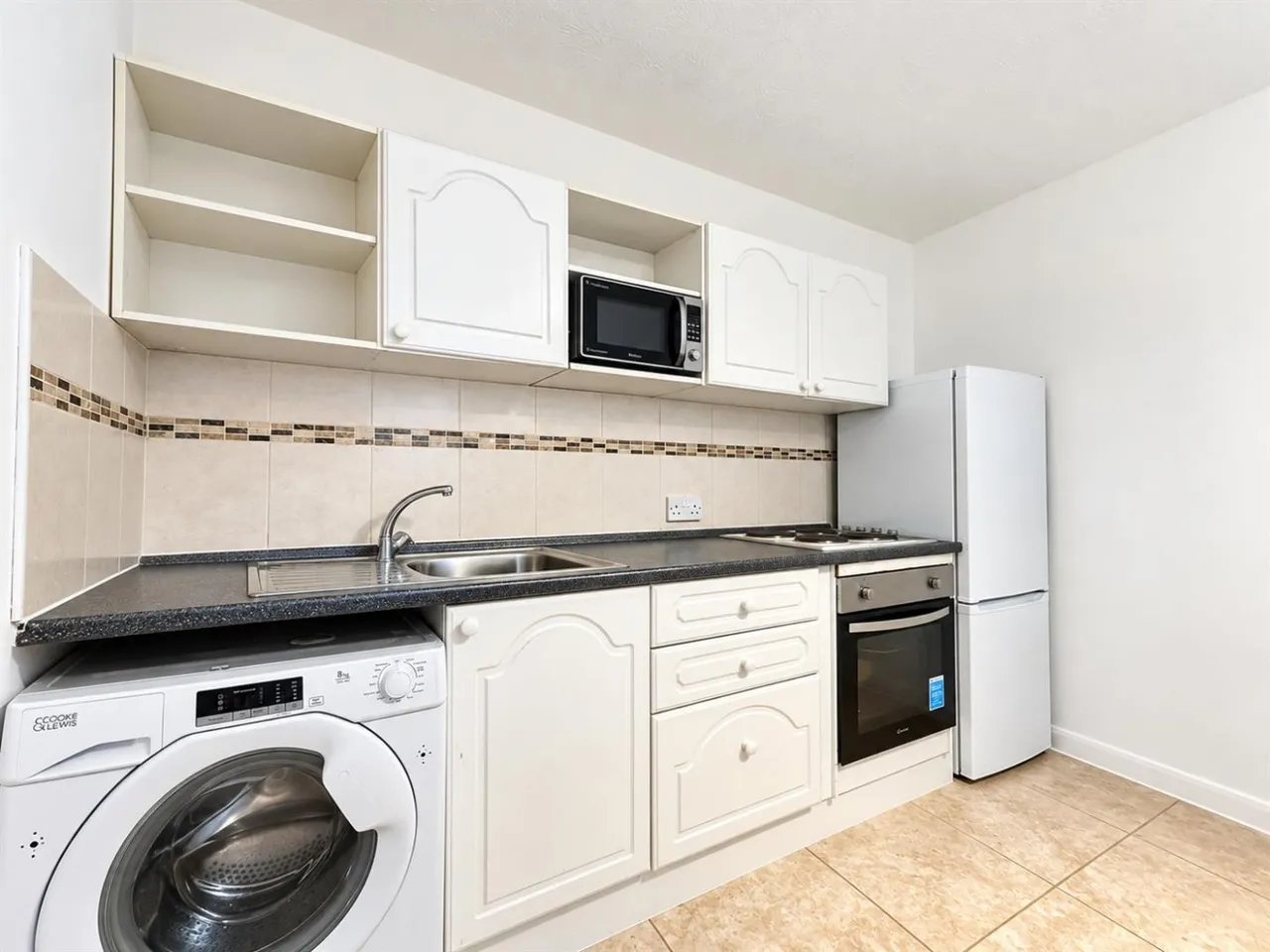 bed Apartment To LetWaterside, Uxbridge, UB8, photo 2