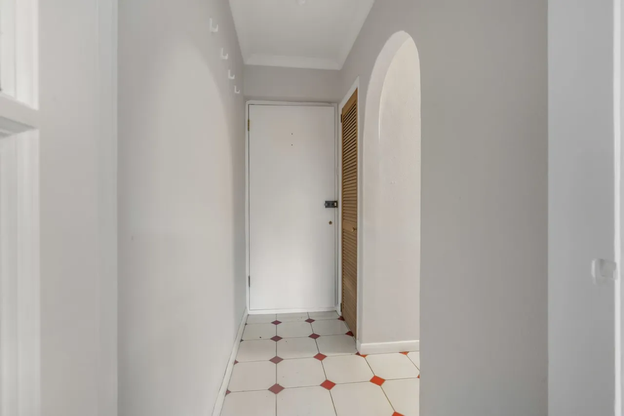 Hillside Road, Whyteleafe, photo 5
