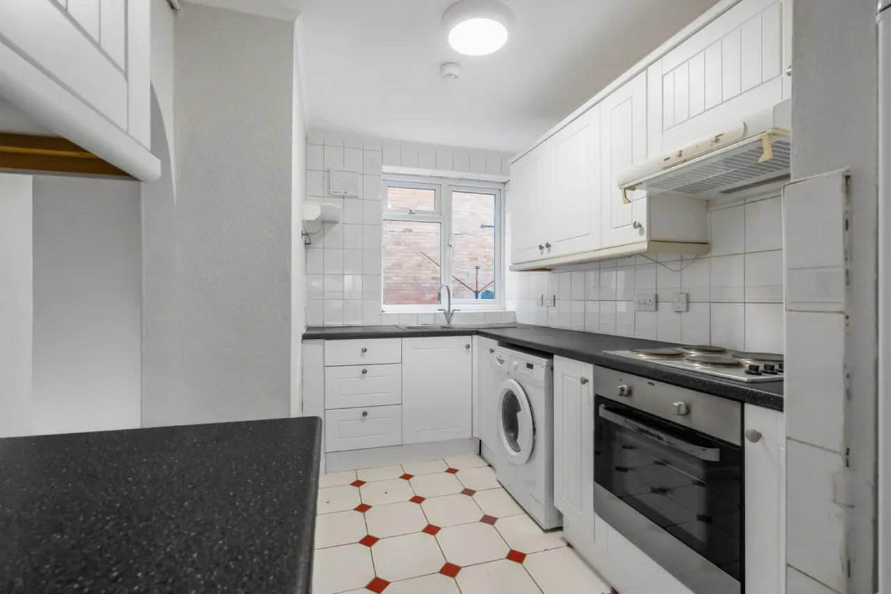 Hillside Road, Whyteleafe, photo 8