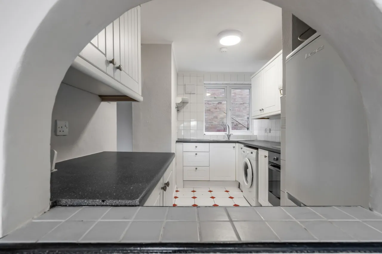 Hillside Road, Whyteleafe, photo 9