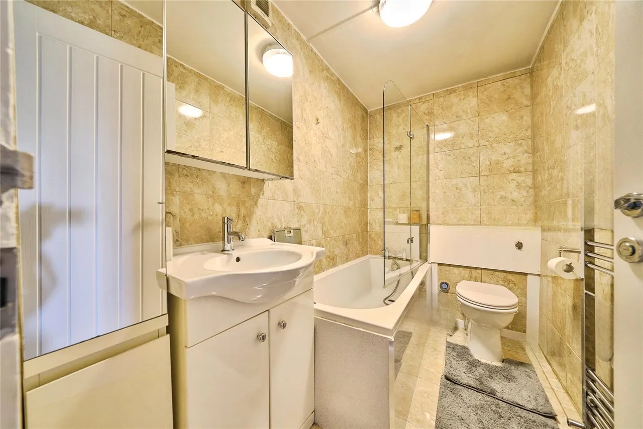 Saints Drive, LONDON, London, E7, photo 12