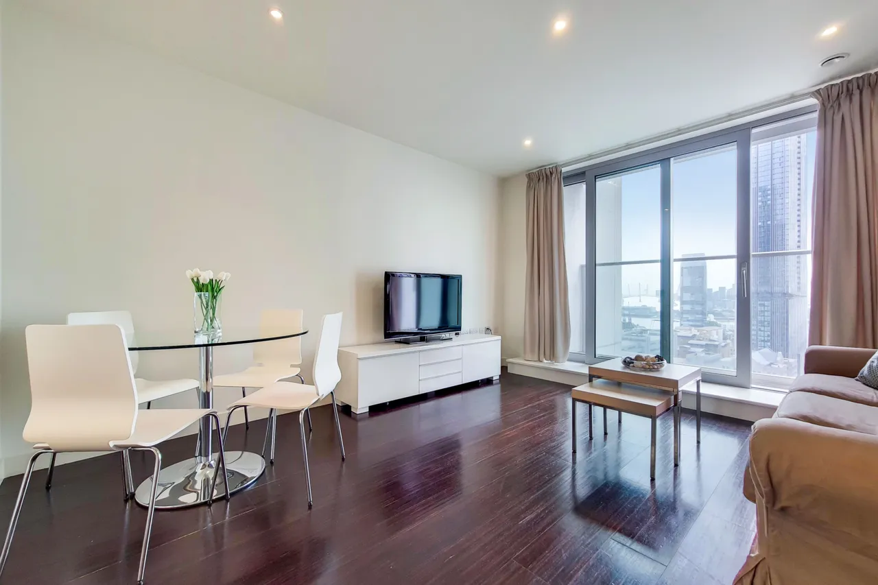 Flat 2203, 1 Pan Peninsula Square, London, photo 4