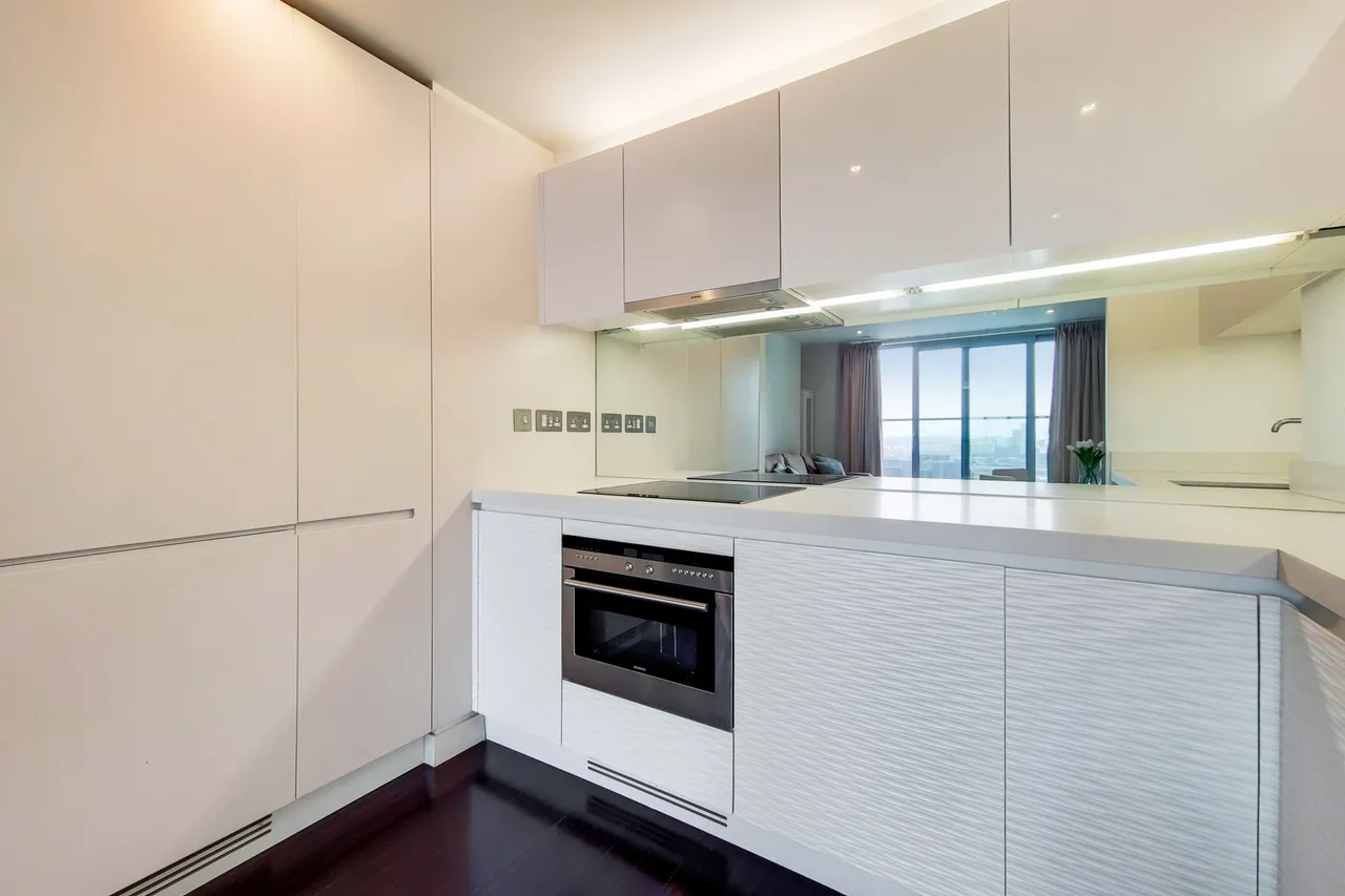Flat 2203, 1 Pan Peninsula Square, London, photo 7