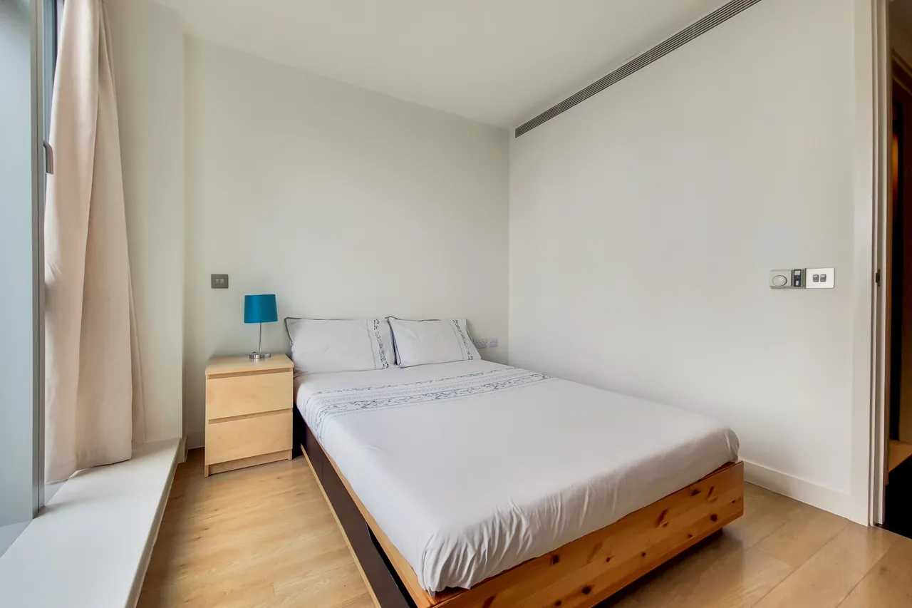 Flat 2203, 1 Pan Peninsula Square, London, photo 9