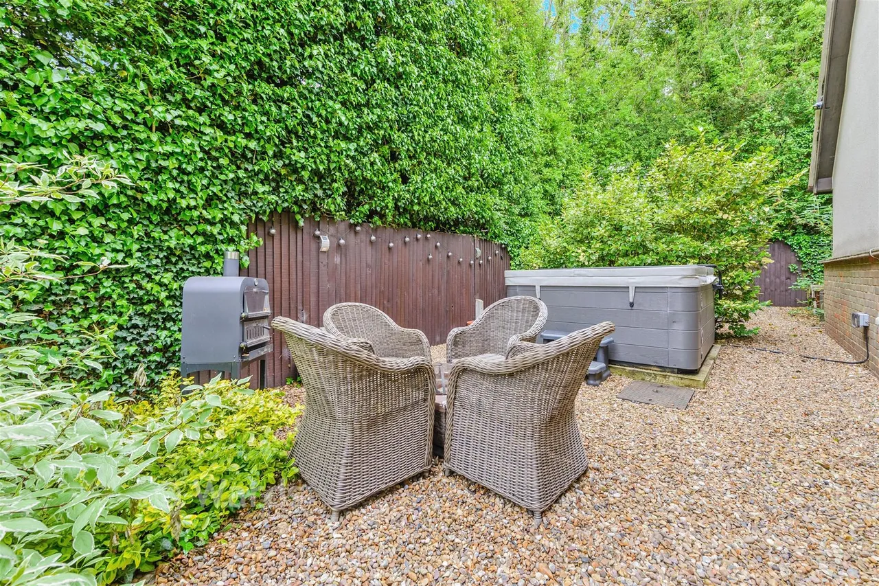 Millers Walk, Meopham, DA13, photo 13
