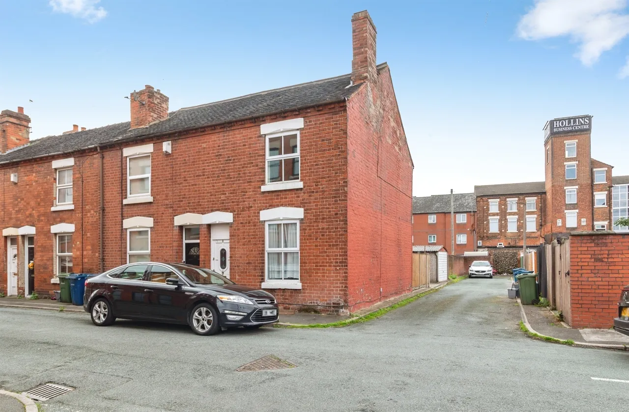2 bed house for sale, George Street, Stafford, ST16