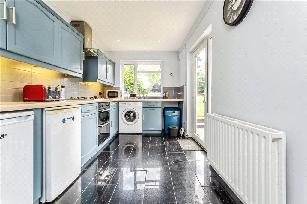 Wolsey Crescent, New Addington, Croydon, CR0, photo 3