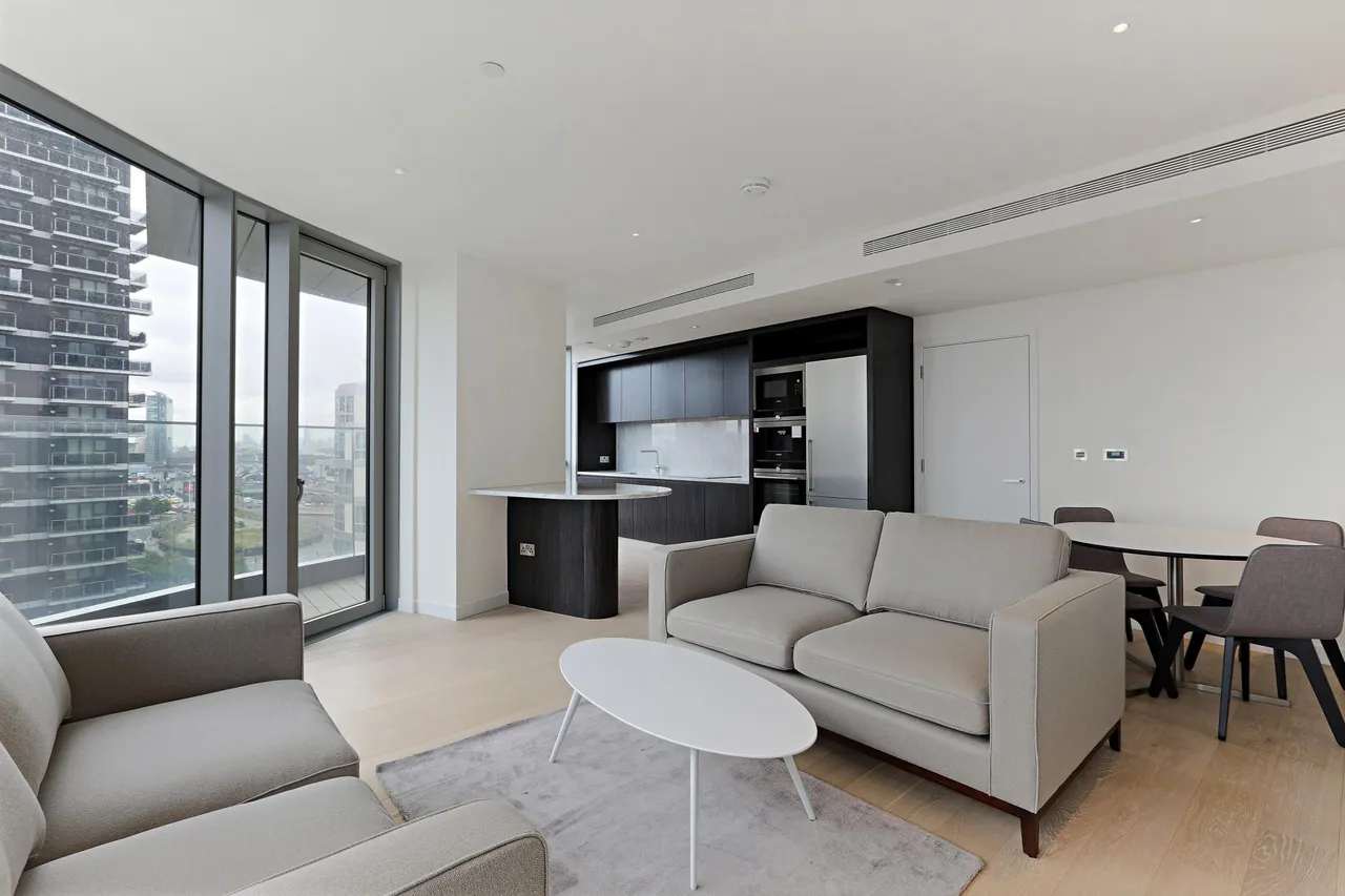 2 bed flat for sale, Biscayne Avenue, E14
