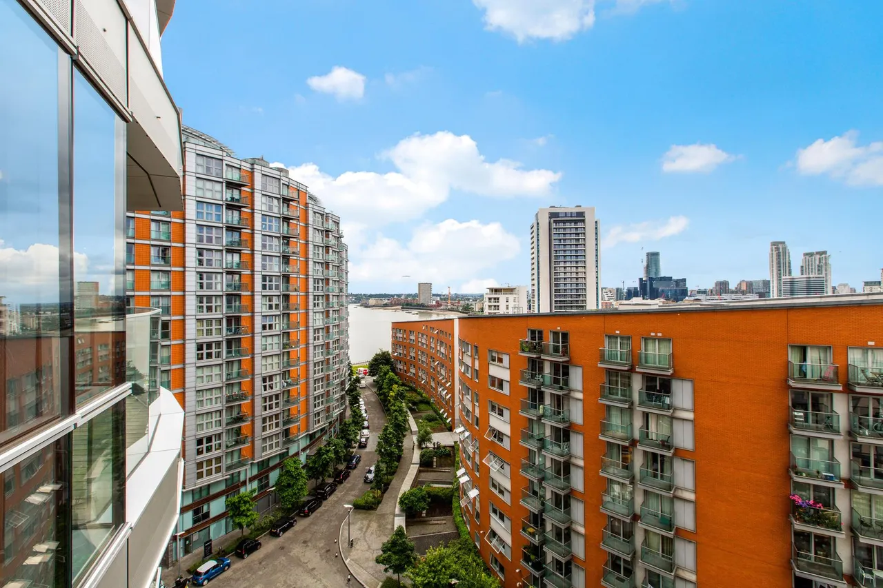 Biscayne Avenue, E14, photo 14