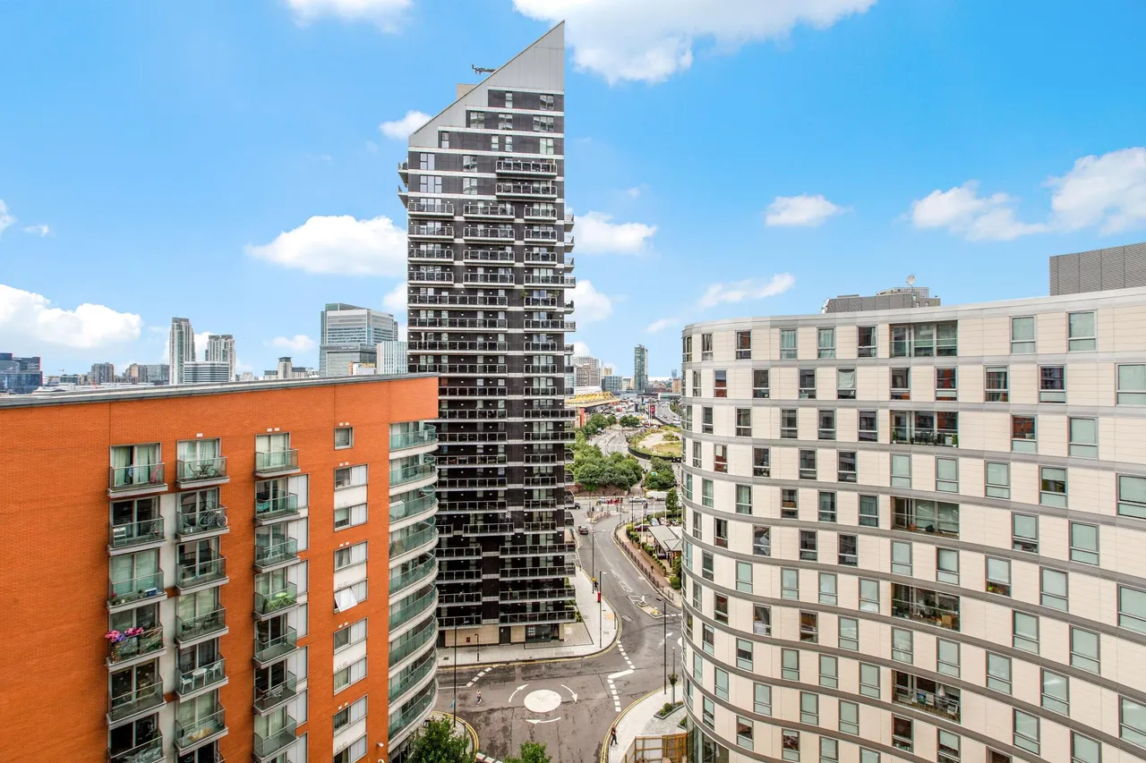 Biscayne Avenue, E14, photo 13