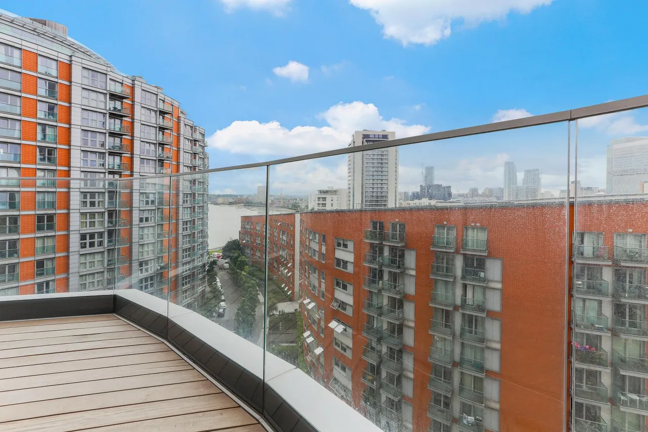 Biscayne Avenue, E14, photo 12