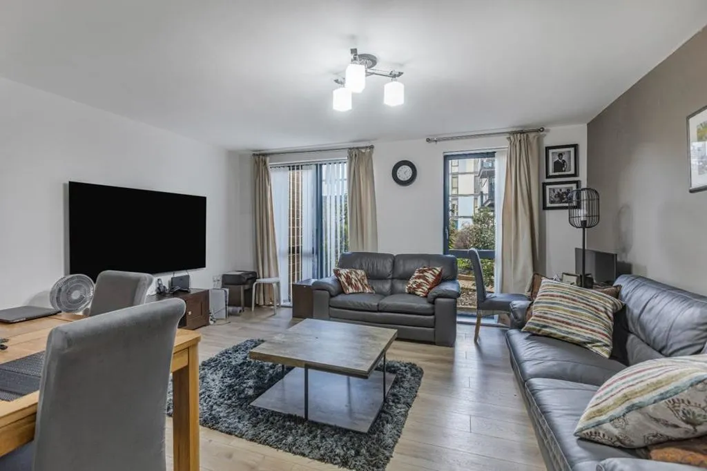Charcot Road, Colindale NW9 5ZE, photo 4