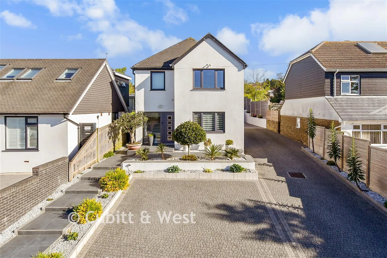 4 bed house for sale, Crescent Drive North, Woodingdean, BN2