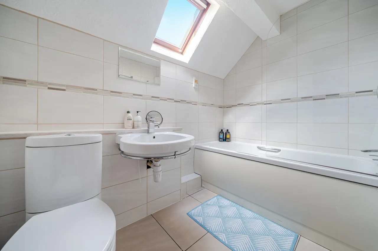 Westover Road, Fleet, GU51, photo 10