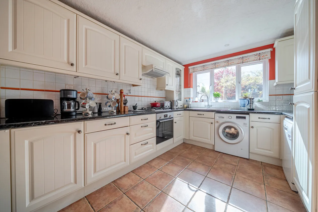 Westover Road, Fleet, GU51, photo 7