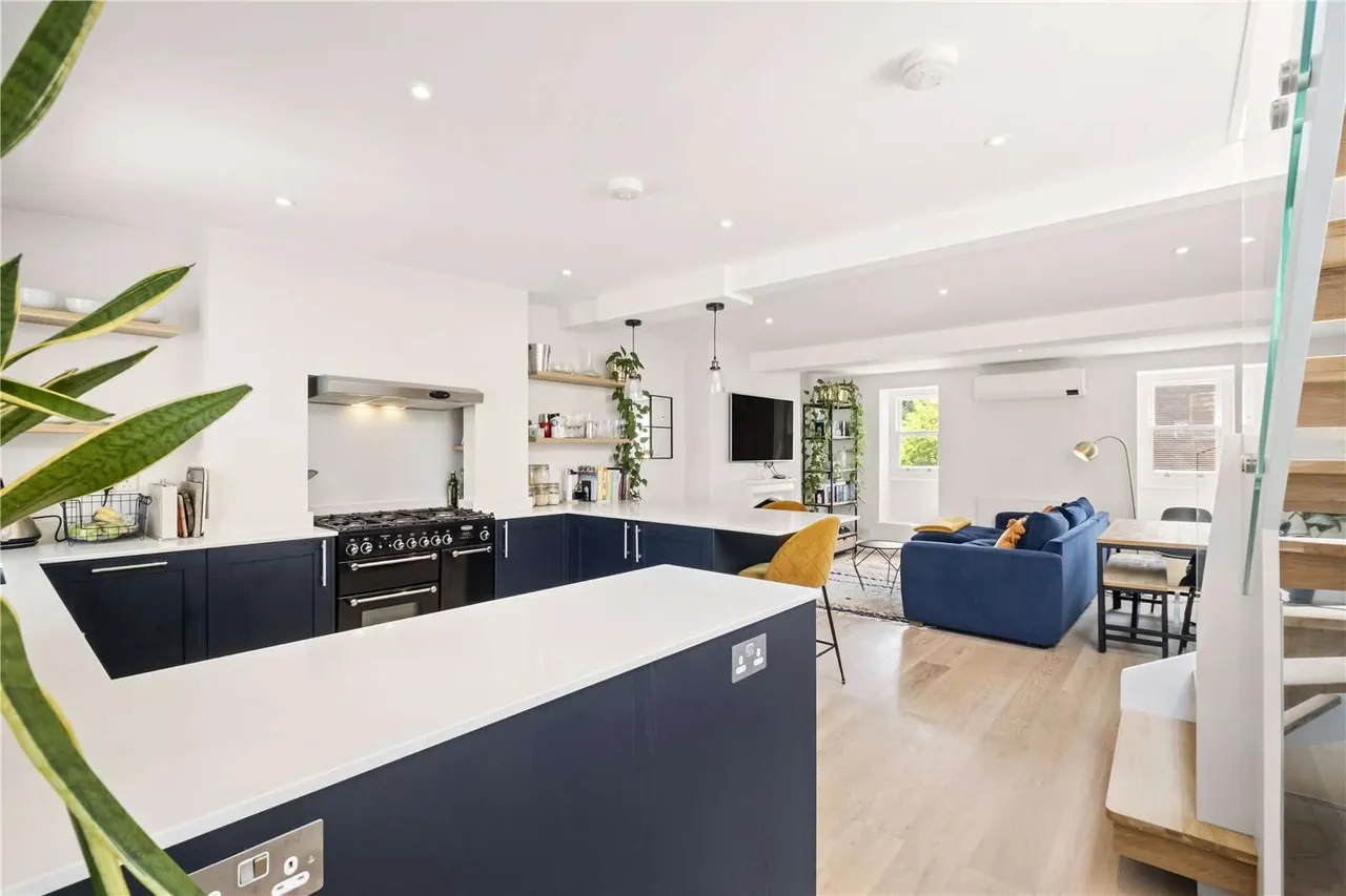 Boutflower Road, London, SW11 1RE, photo 6