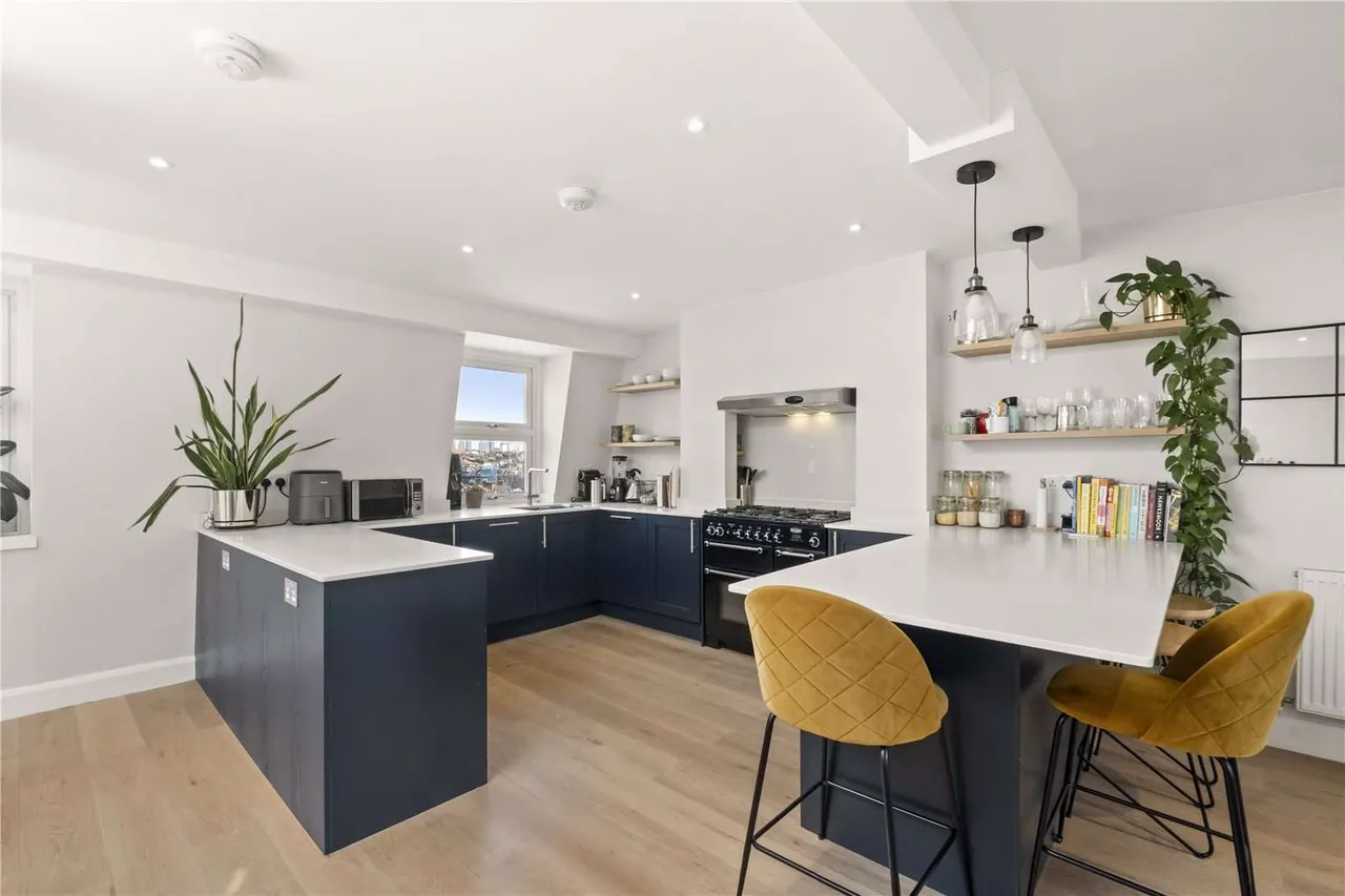 Boutflower Road, London, SW11 1RE, photo 4