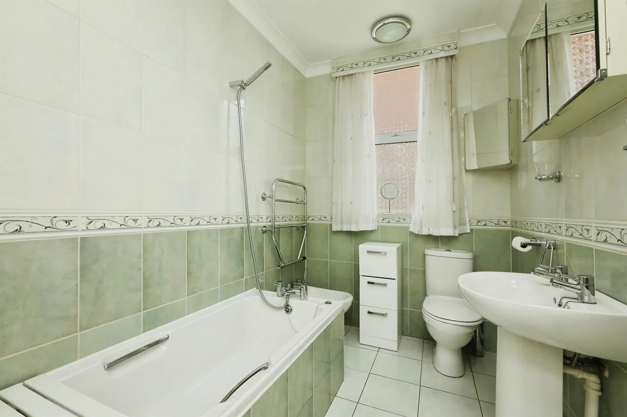 Thorne Road, Doncaster, DN1, photo 9