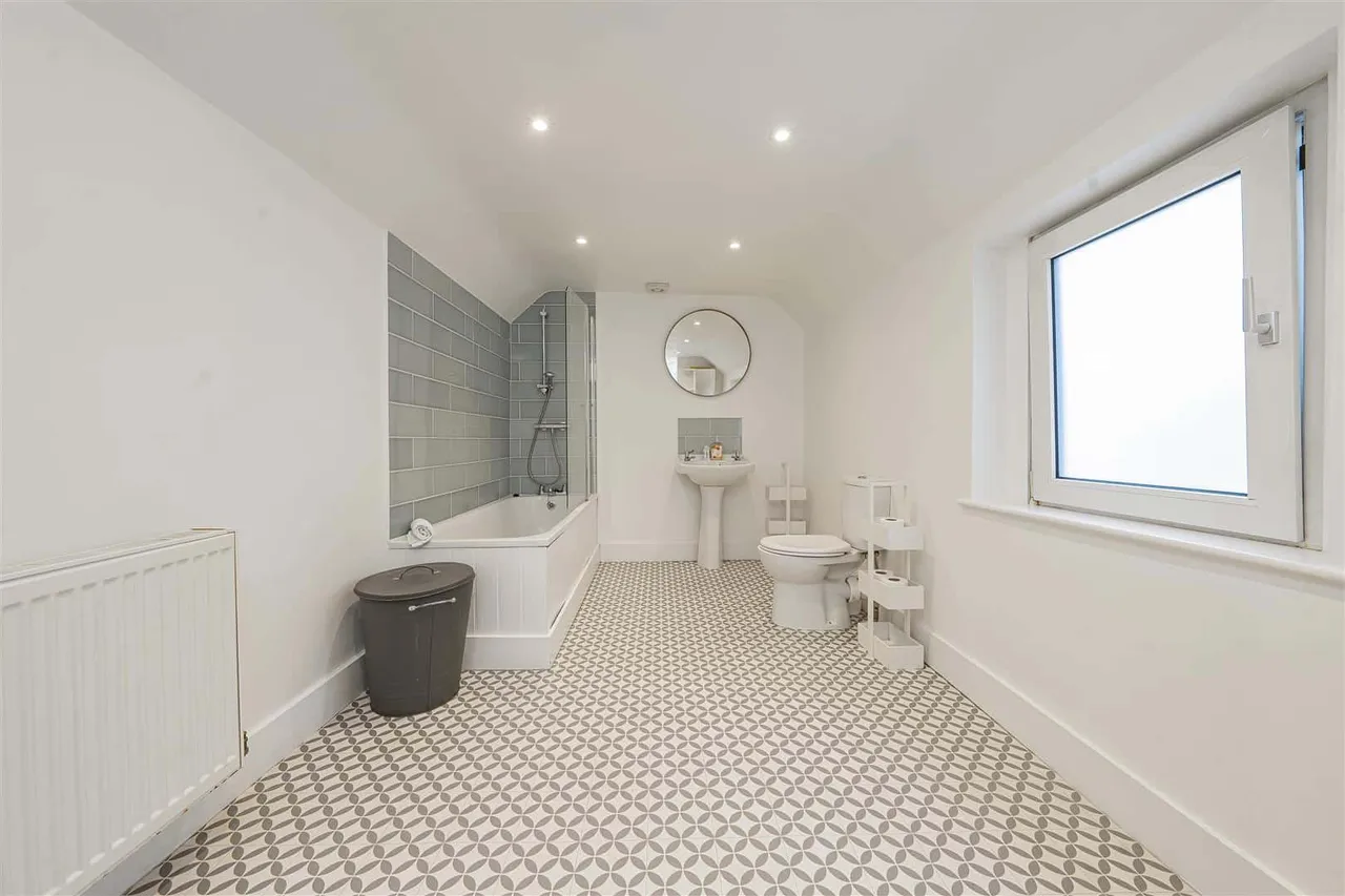 Oak Lane, Windsor, Berkshire, SL4 5EU, photo 11